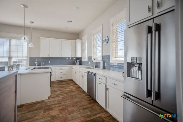 507 S 7th Street, Port O'connor, TX 77982