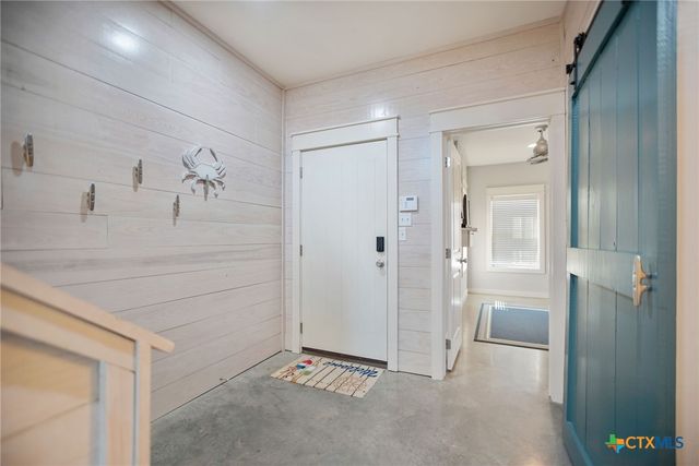 507 S 7th Street, Port O'connor, TX 77982