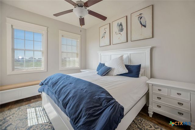 507 S 7th Street, Port O'connor, TX 77982