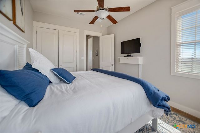 507 S 7th Street, Port O'connor, TX 77982