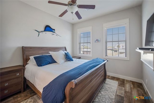 507 S 7th Street, Port O'connor, TX 77982