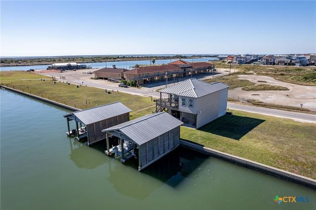 507 S 7th Street, Port O'connor, TX 77982