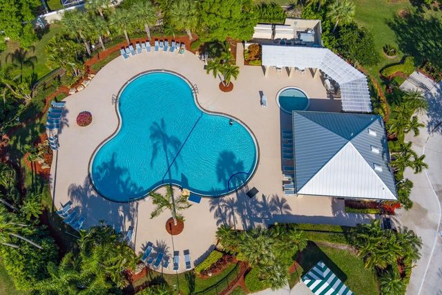 2275 SW Mayflower Drive, Palm City, FL 34990