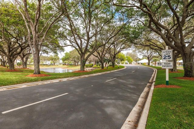 2275 SW Mayflower Drive, Palm City, FL 34990