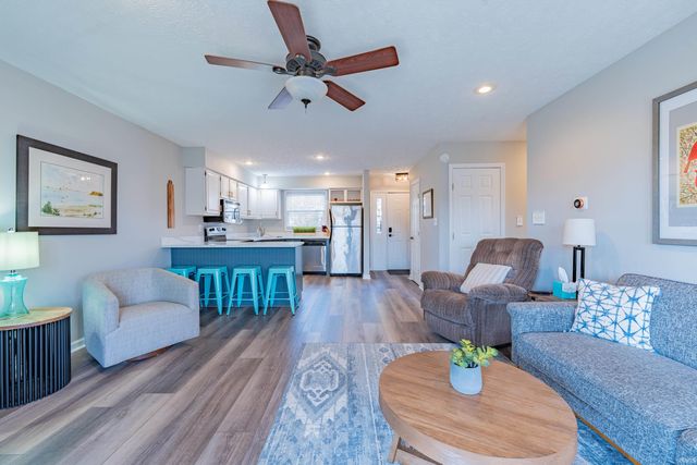 9465 S Pointe Retreat Drive, Bloomington, IN 47401