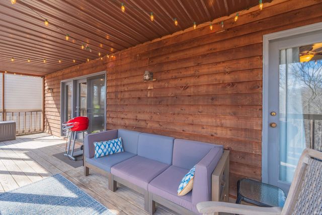 9465 S Pointe Retreat Drive, Bloomington, IN 47401