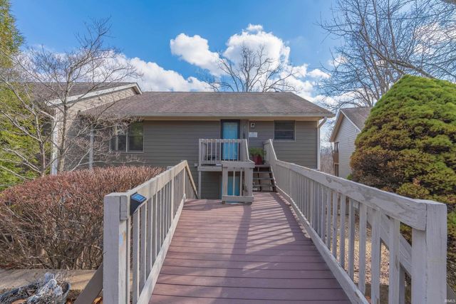 9465 S Pointe Retreat Drive, Bloomington, IN 47401