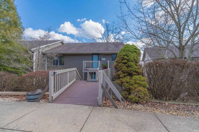 9465 S Pointe Retreat Drive, Bloomington, IN 47401