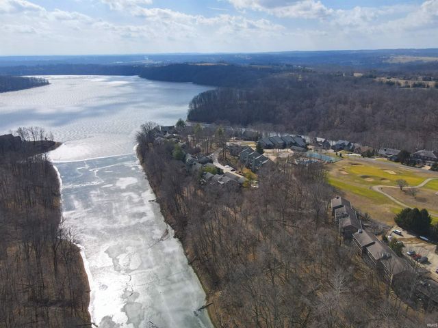 9465 S Pointe Retreat Drive, Bloomington, IN 47401