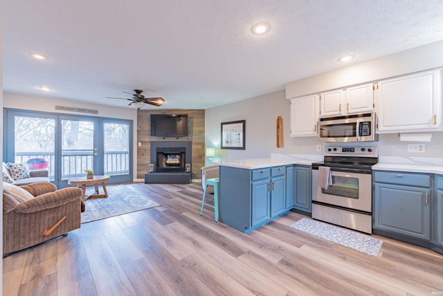 9465 S Pointe Retreat Drive, Bloomington, IN 47401