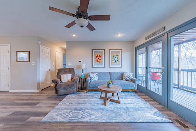 9465 S Pointe Retreat Drive, Bloomington, IN 47401