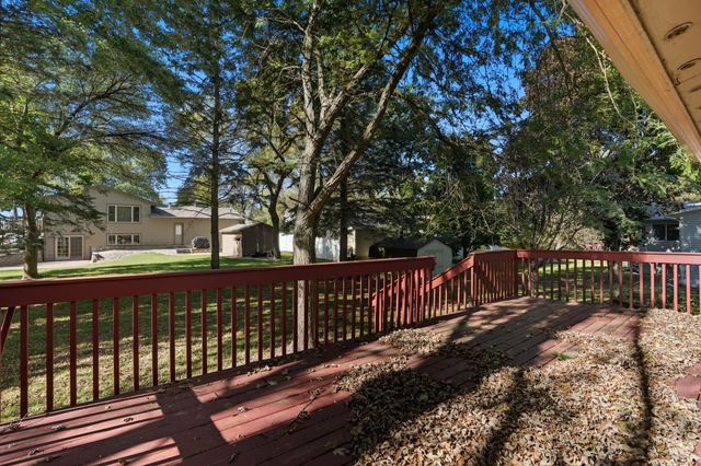 104 Mark Drive NE, Hutchinson, MN 55350