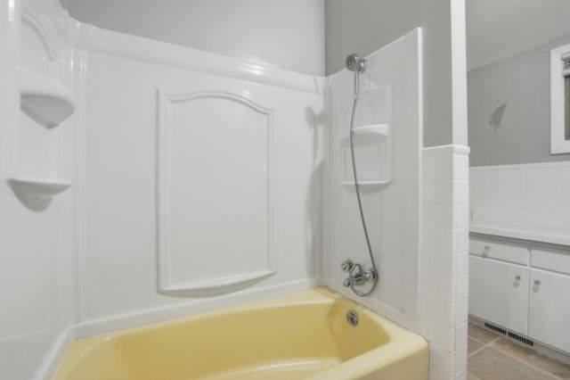 104 Mark Drive NE, Hutchinson, MN 55350