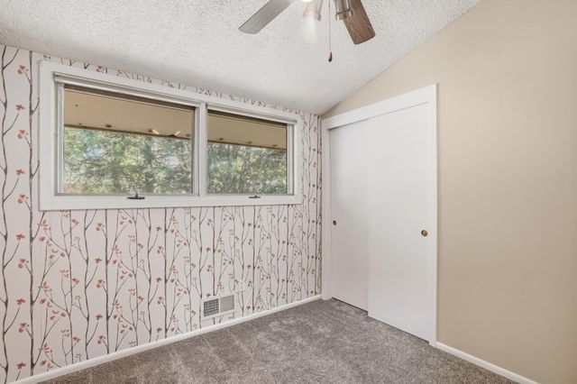 104 Mark Drive NE, Hutchinson, MN 55350