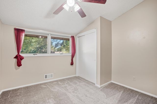 104 Mark Drive NE, Hutchinson, MN 55350