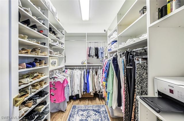 5801 Glencove DR 502, Naples, FL 34108