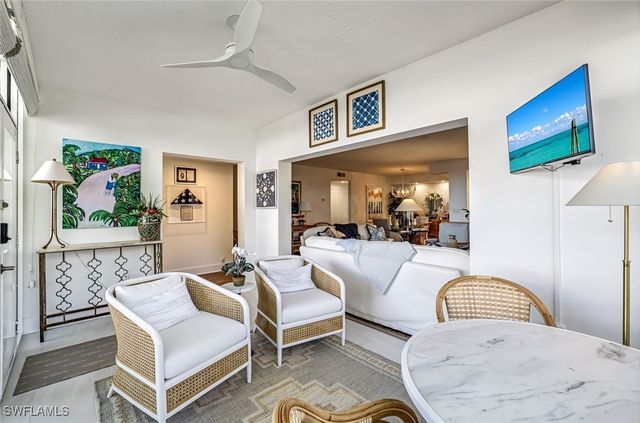 5801 Glencove DR 502, Naples, FL 34108