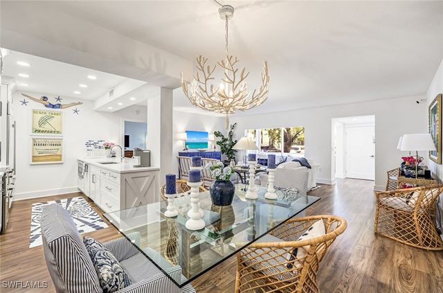 5801 Glencove DR 502, Naples, FL 34108