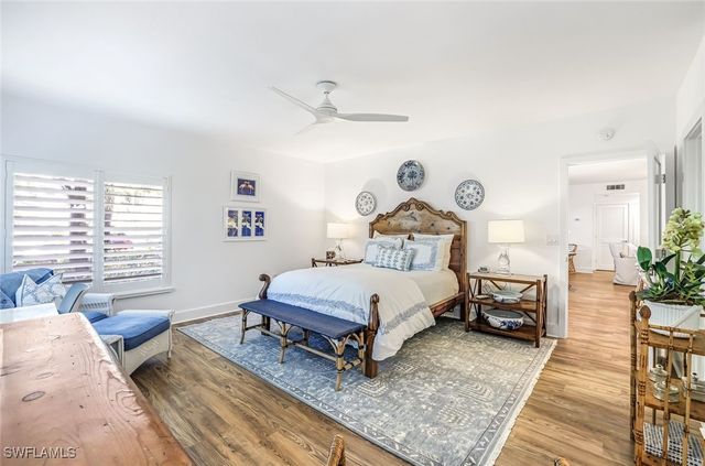 5801 Glencove DR 502, Naples, FL 34108