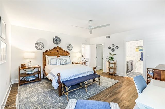 5801 Glencove DR 502, Naples, FL 34108