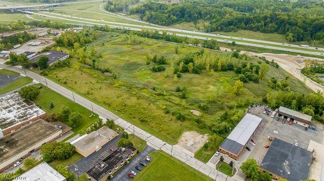 1329 E Schaaf Road, Brooklyn Heights, OH 44131