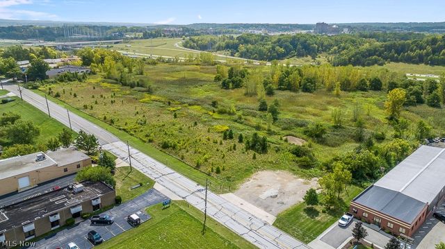 1329 E Schaaf Road, Brooklyn Heights, OH 44131