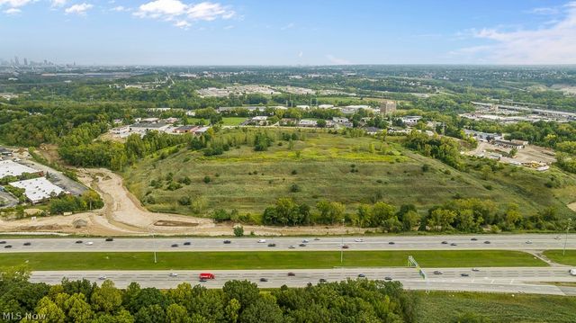 1329 E Schaaf Road, Brooklyn Heights, OH 44131