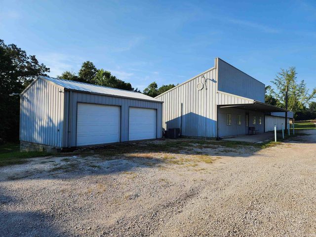 4026 W US Hwy 50, Mitchell, IN 47446