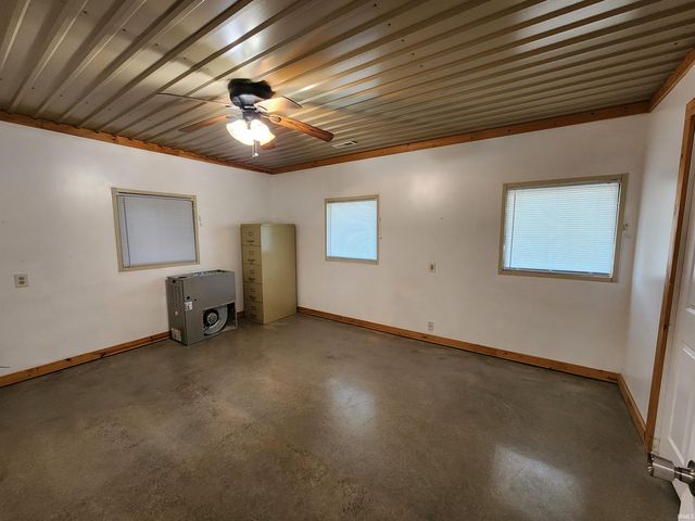 4026 W US Hwy 50, Mitchell, IN 47446