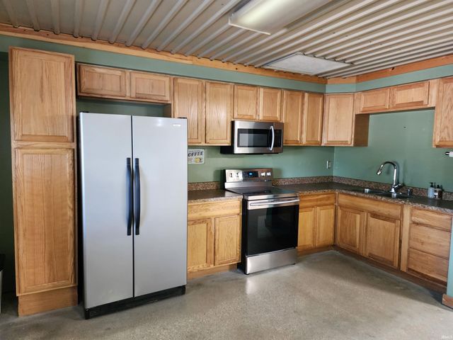 4026 W US Hwy 50, Mitchell, IN 47446