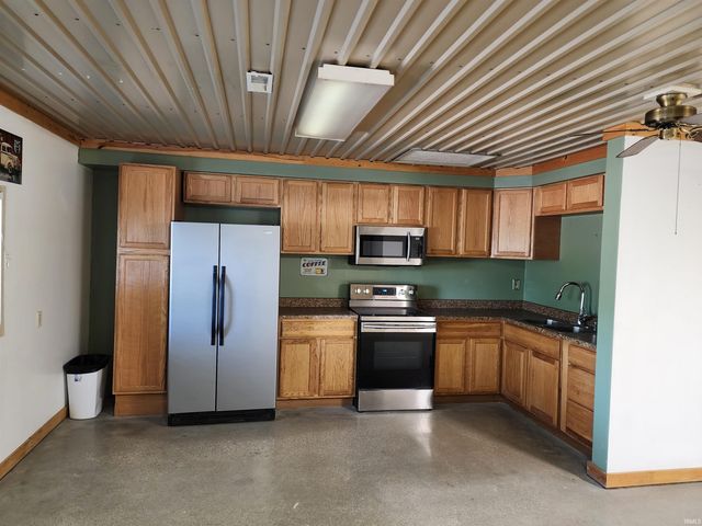 4026 W US Hwy 50, Mitchell, IN 47446