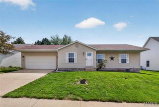 104 E Hunters Ridge, Valmeyer, IL 62295