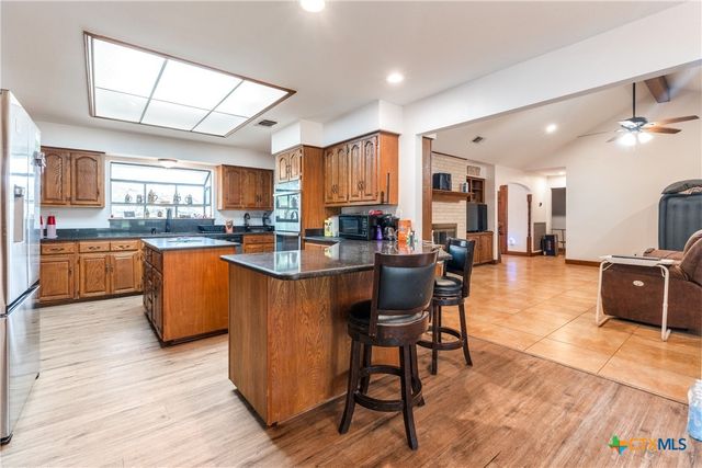 8470 Park Lane Drive, San Antonio, TX 78266