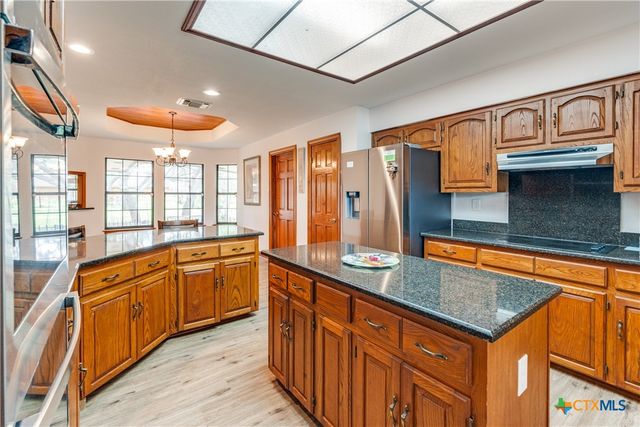 8470 Park Lane Drive, San Antonio, TX 78266