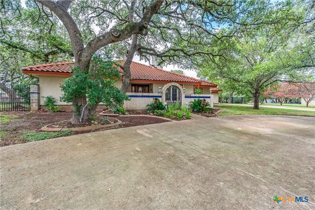 8470 Park Lane Drive, San Antonio, TX 78266