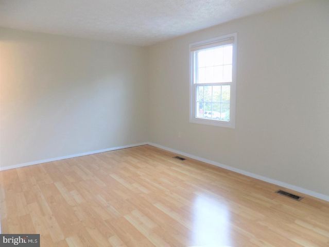 5920 SPRUCE RUN CT, Centreville, VA 20121