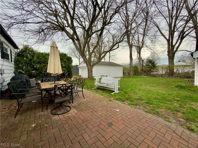 30405 Vineyard Road, Willowick, OH 44095