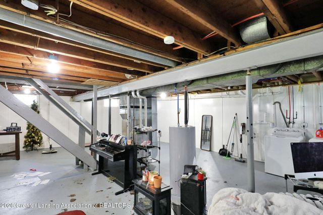2053 Phillips Avenue, Holt, MI 48842