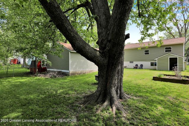2053 Phillips Avenue, Holt, MI 48842