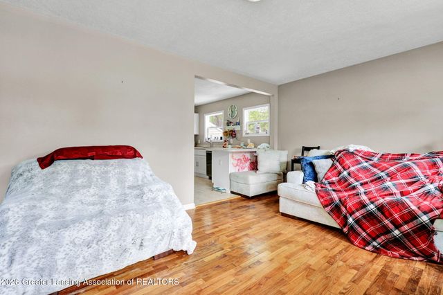 2053 Phillips Avenue, Holt, MI 48842
