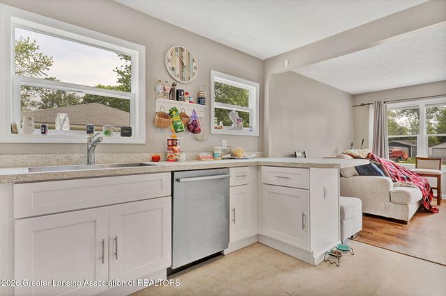 2053 Phillips Avenue, Holt, MI 48842