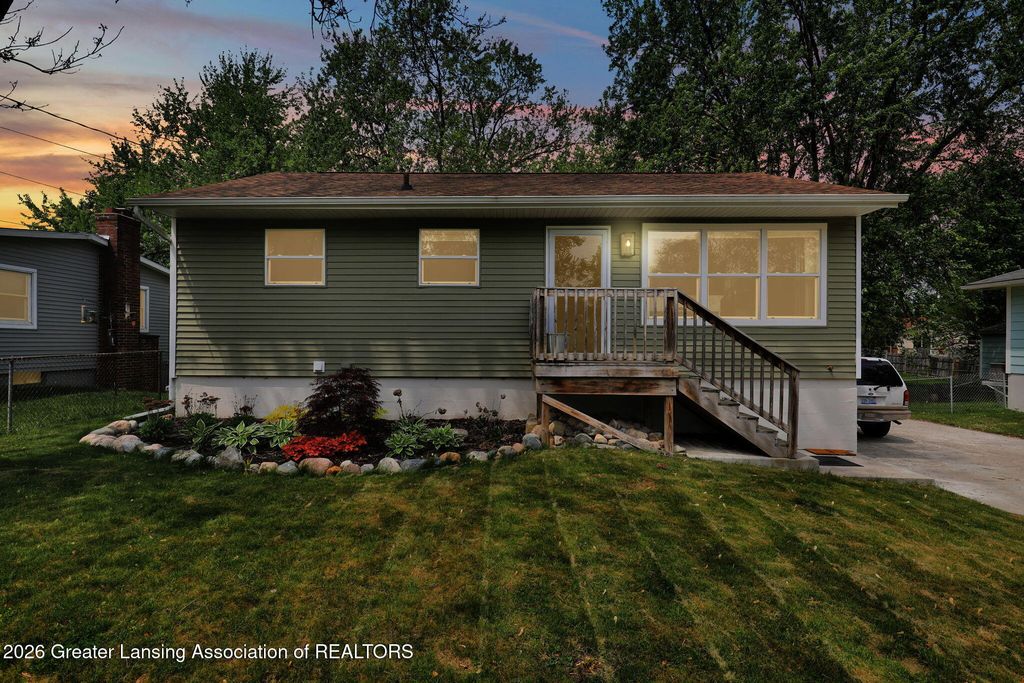 2053 Phillips Avenue, Holt, MI 48842