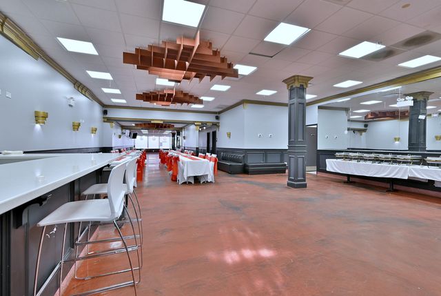 5319 W Belmont Avenue, Chicago, IL 60641