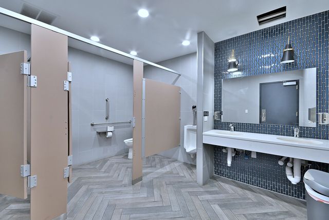 5319 W Belmont Avenue, Chicago, IL 60641