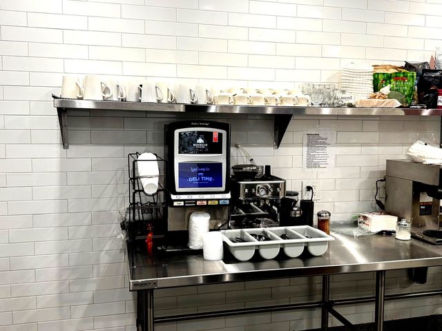 5319 W Belmont Avenue, Chicago, IL 60641