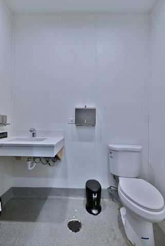 5319 W Belmont Avenue, Chicago, IL 60641