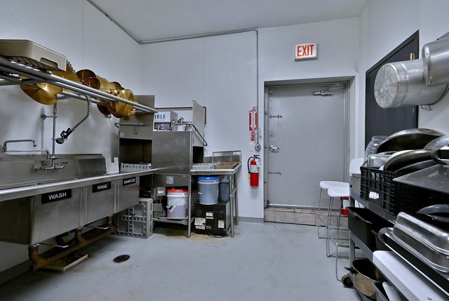 5319 W Belmont Avenue, Chicago, IL 60641