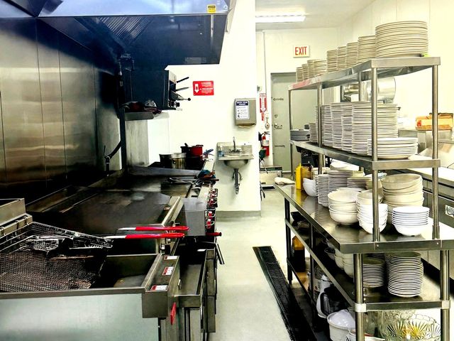 5319 W Belmont Avenue, Chicago, IL 60641