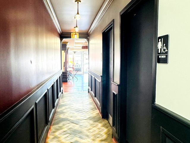 5319 W Belmont Avenue, Chicago, IL 60641