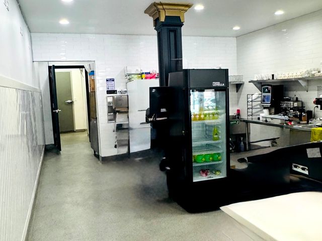 5319 W Belmont Avenue, Chicago, IL 60641